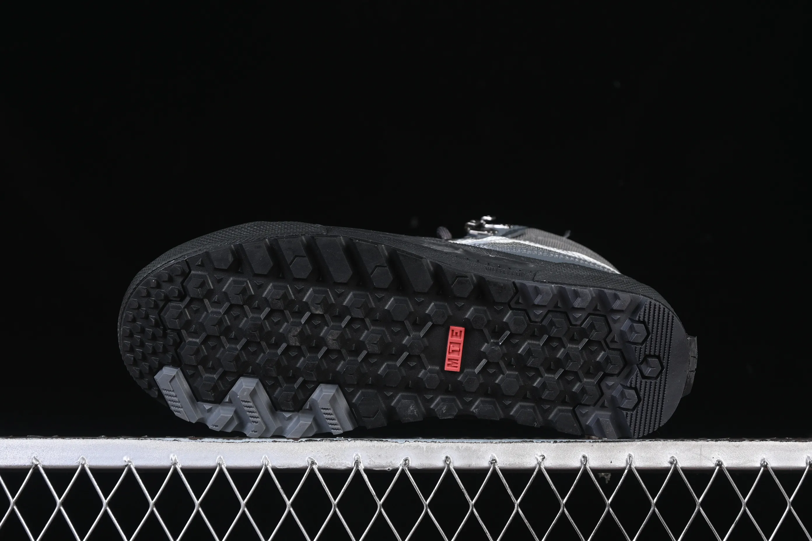 All categories Vans Vans series Vans Hi Vans high-top Vans Sk8-Hi Gore Te Outdoor adventure series round-toe lace-up high-top outdoor functional casual shoes VN0A5I116MP